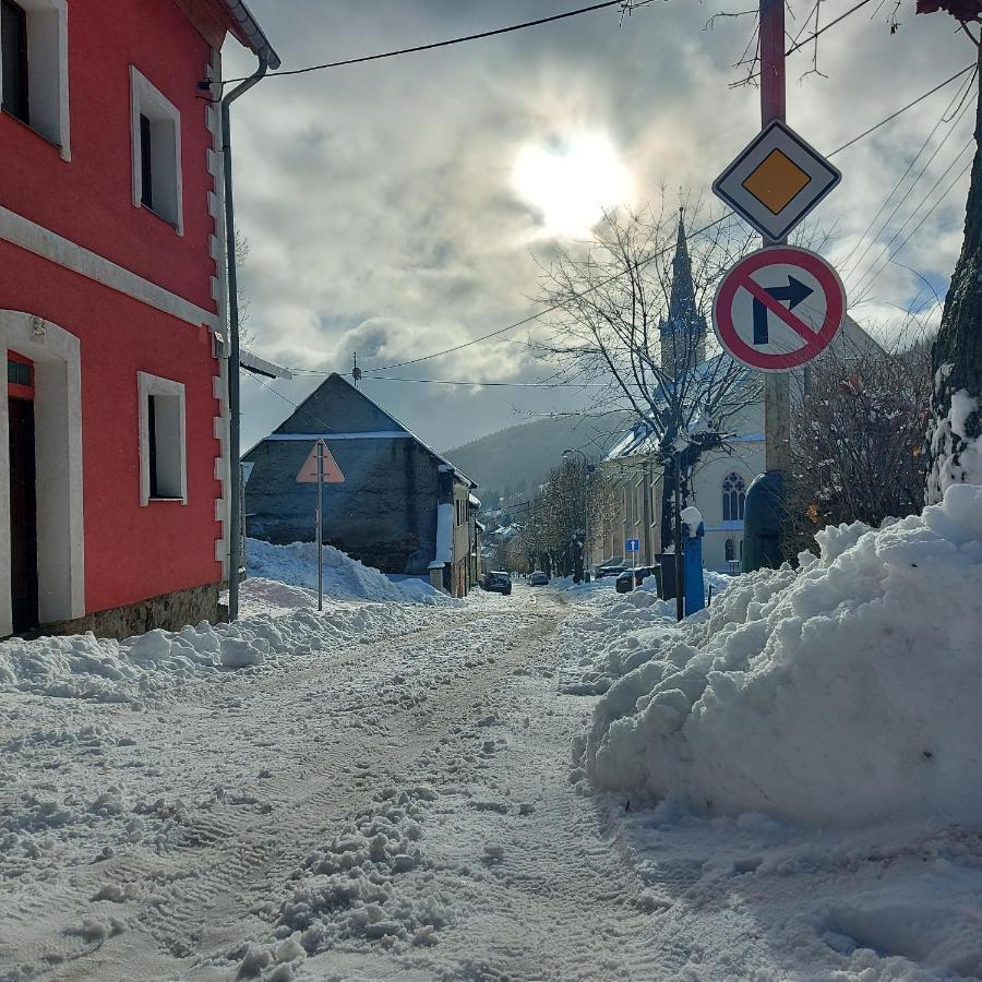 Ferienwohnung U Vahy Jáchymov Exterior foto
