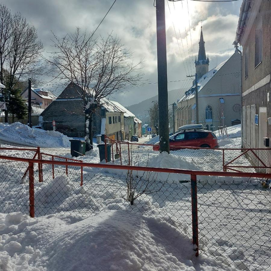 Ferienwohnung U Vahy Jáchymov Exterior foto
